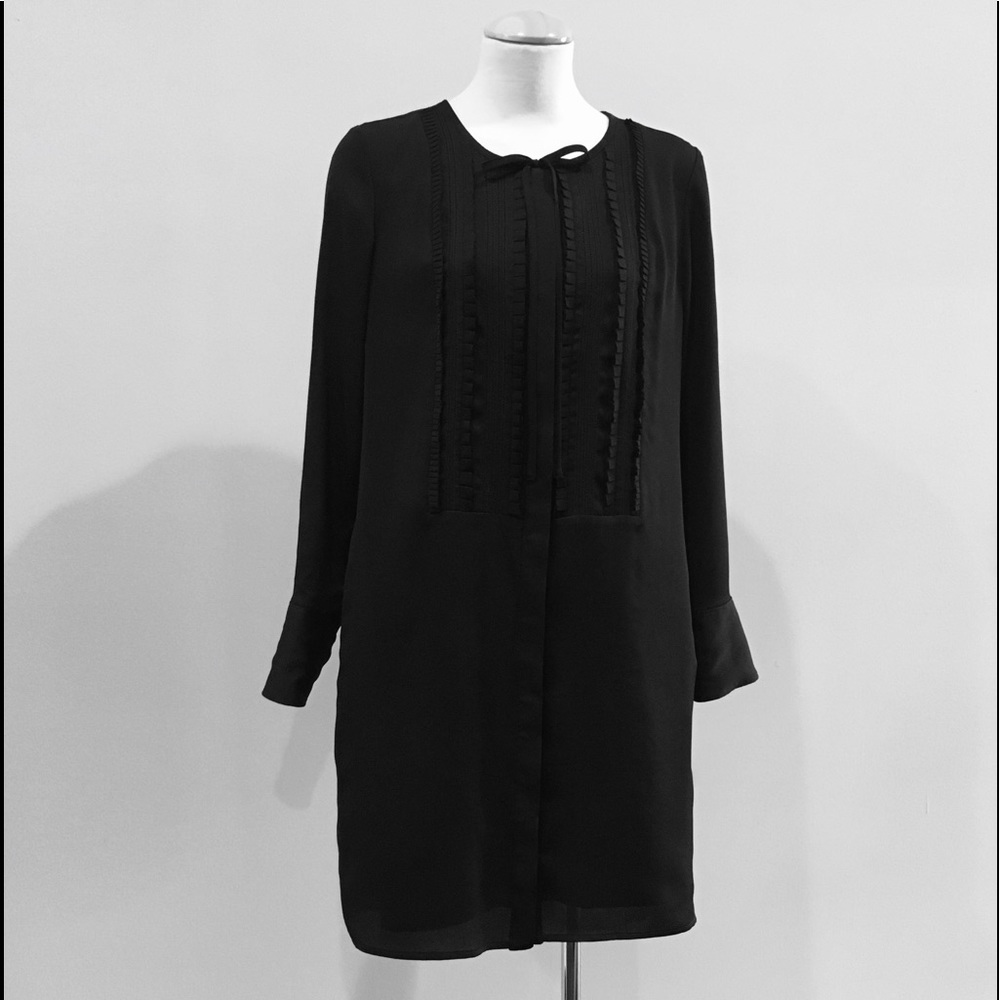 Banana Republic long sleeve ruffle tie neck dress